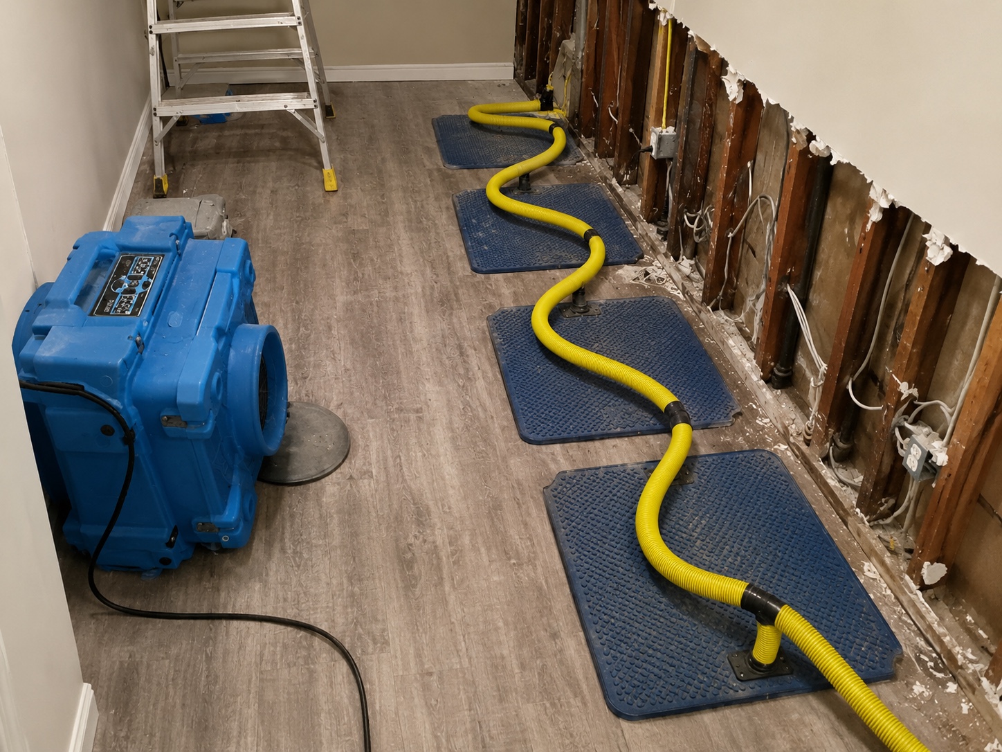 Professional wall cavity drying equipment